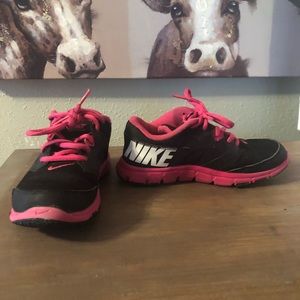Girls Nike shoes.